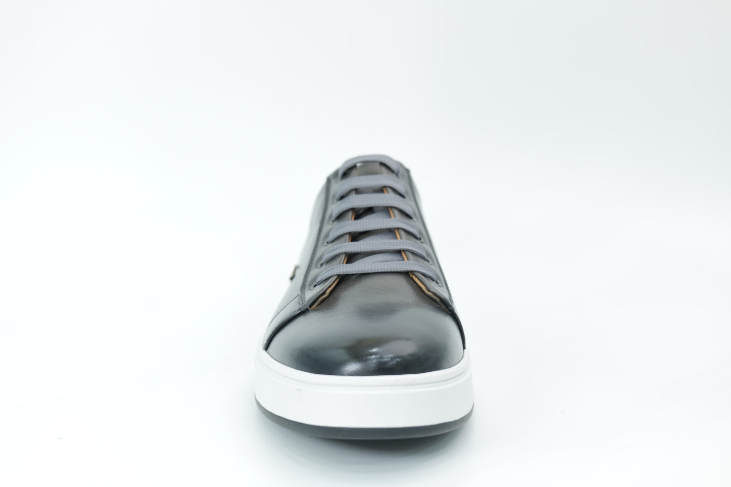 Casual sneakers