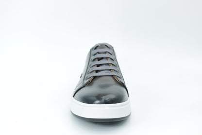 Casual sneakers