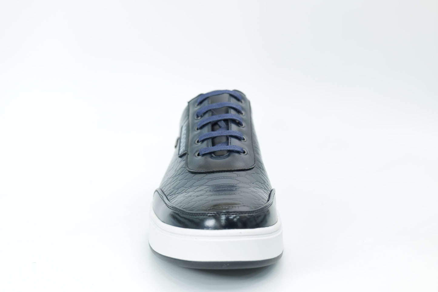 Casual sneakers