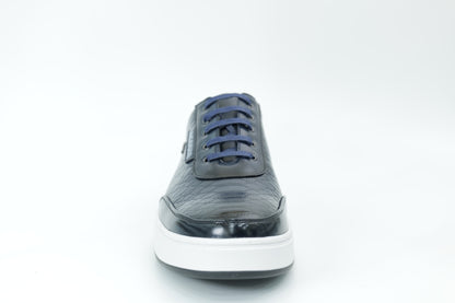 Casual sneakers