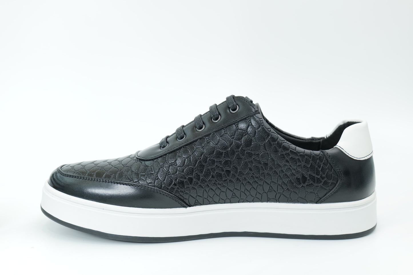 Casual sneakers