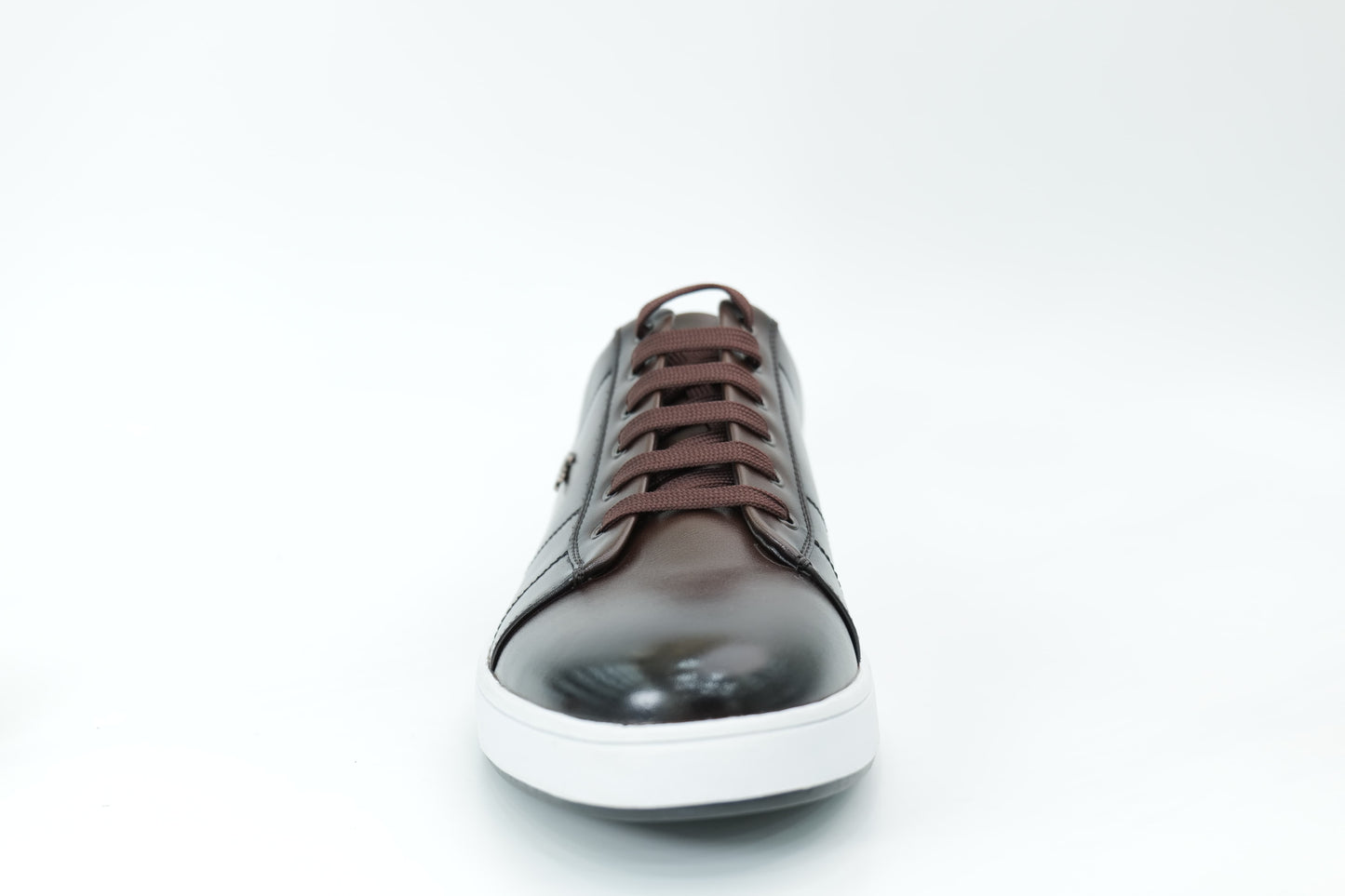 Casual sneakers