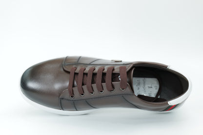 Casual sneakers