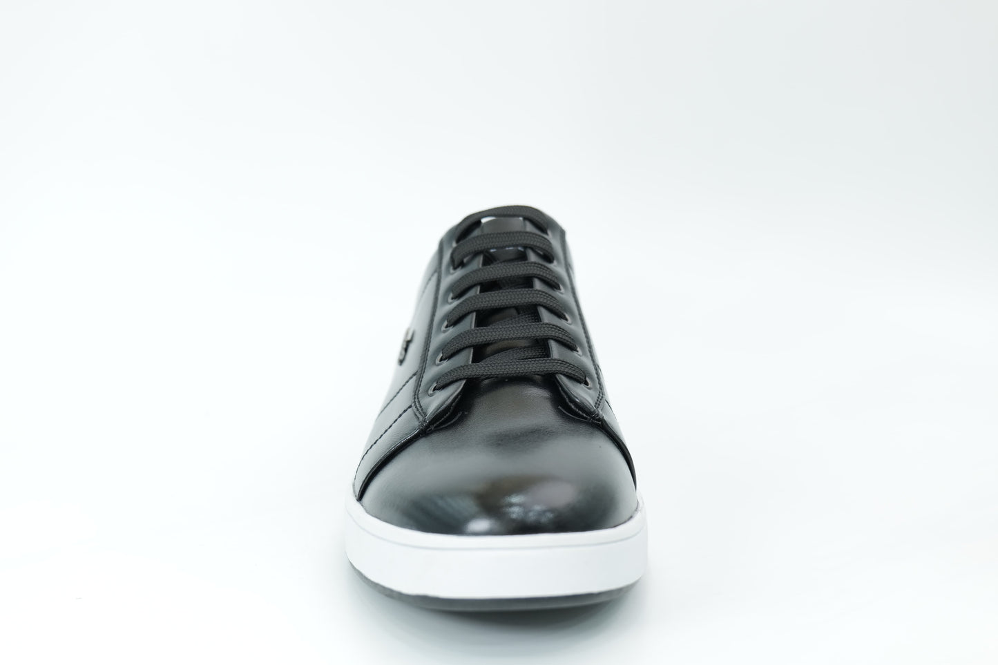 Casual sneakers