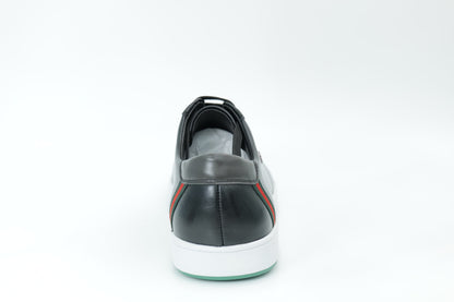 Casual sneakers