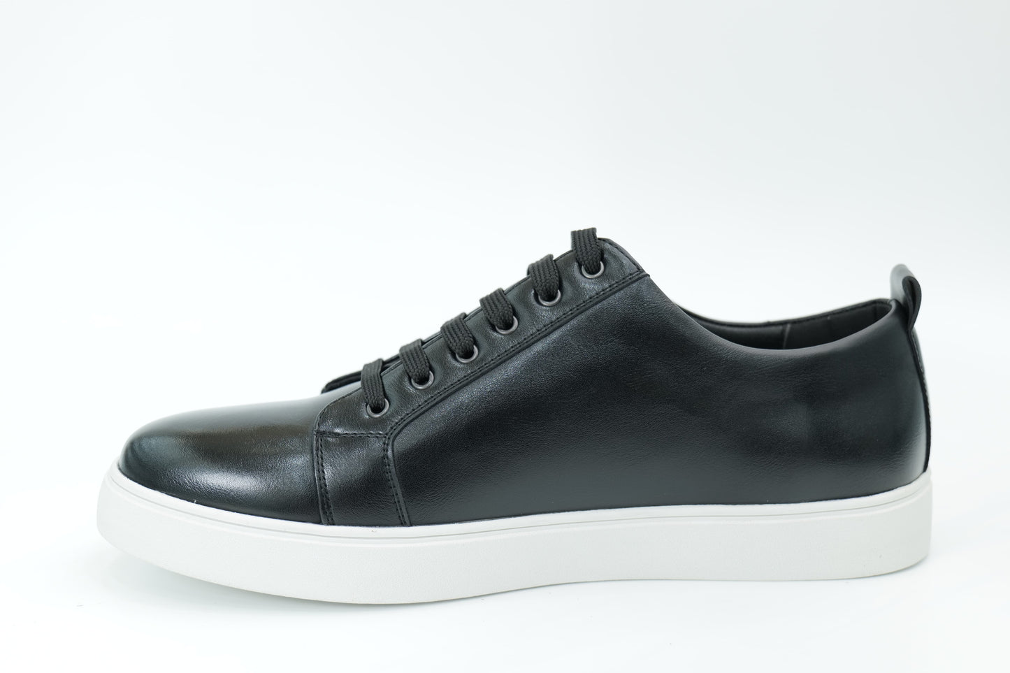 Casual sneakers