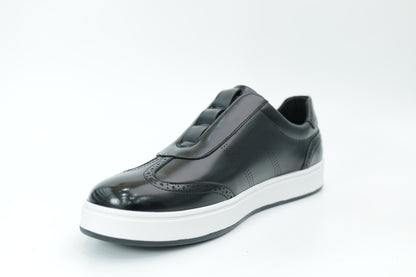 Casual sneakers