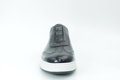 Casual sneakers