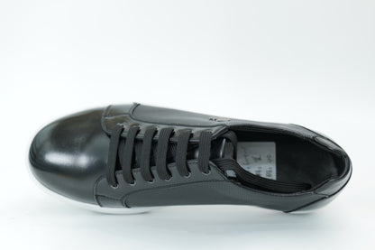 Casual sneakers