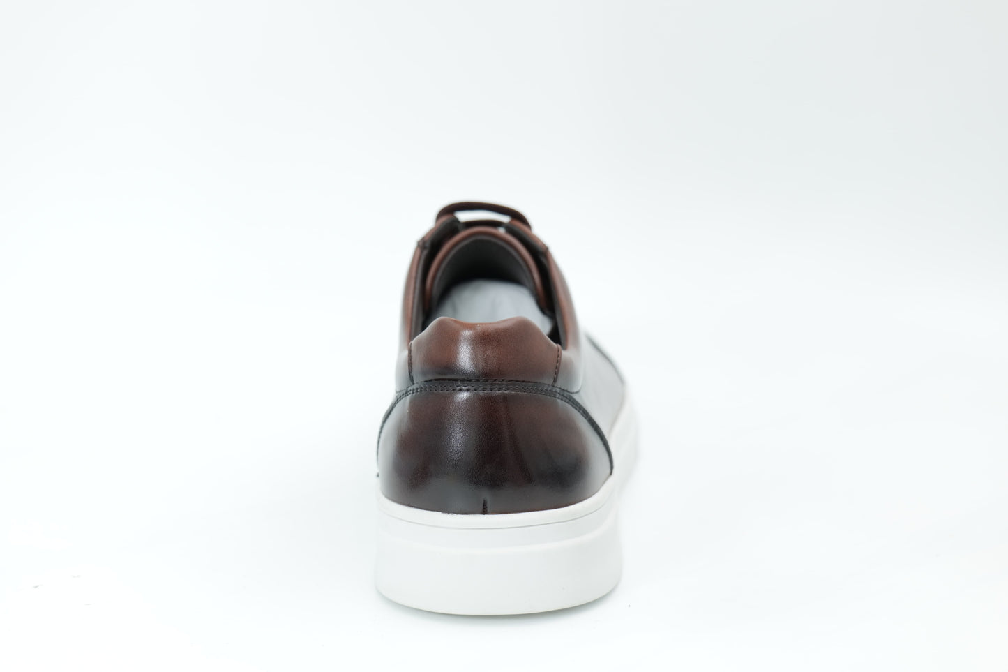 Casual sneakers
