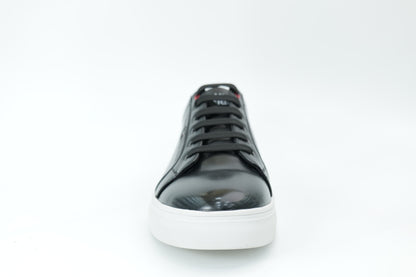 Casual sneakers