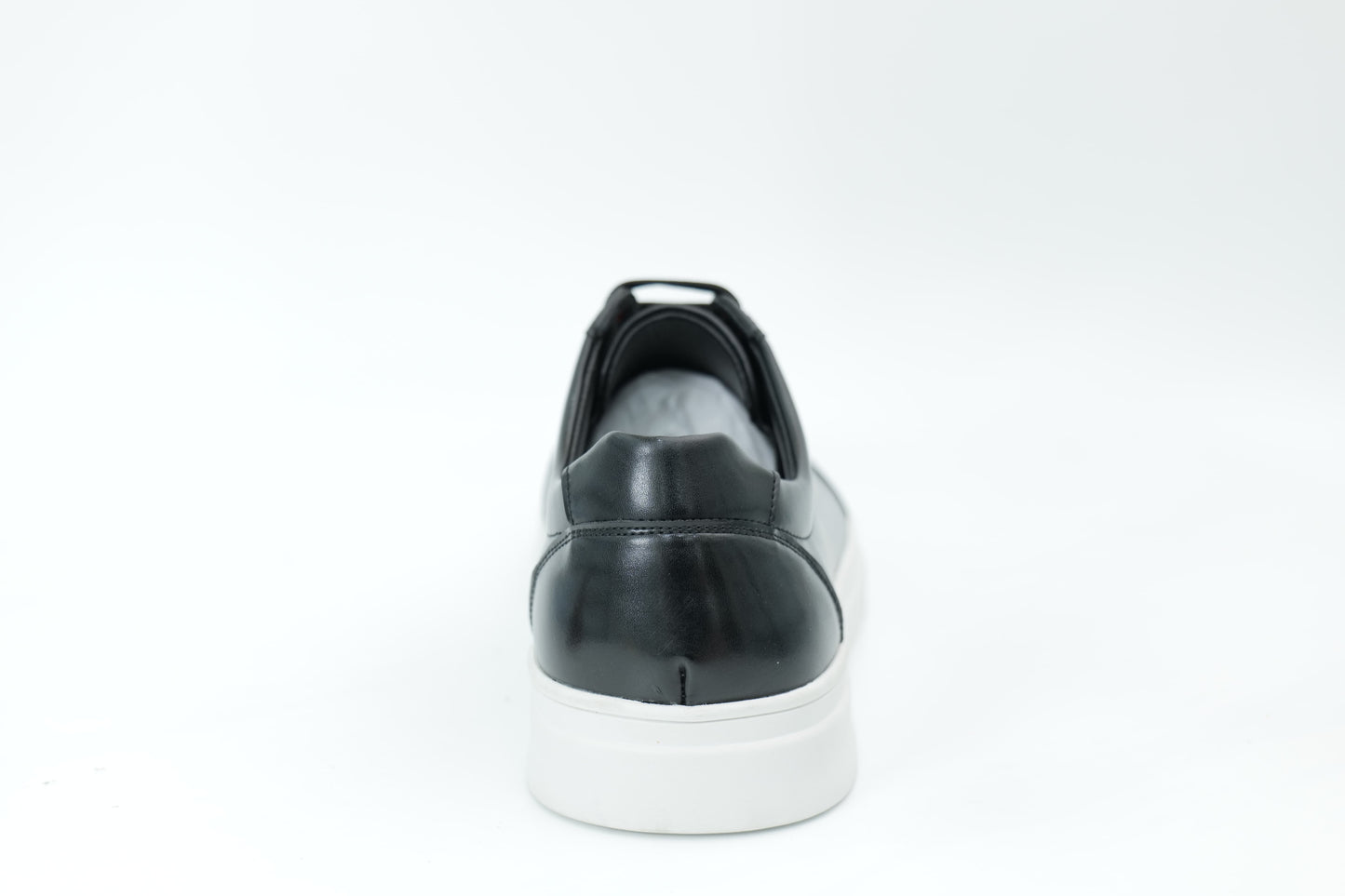 Casual sneakers