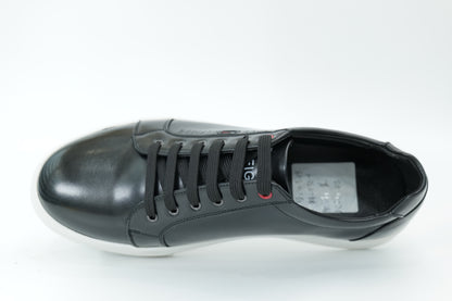Casual sneakers