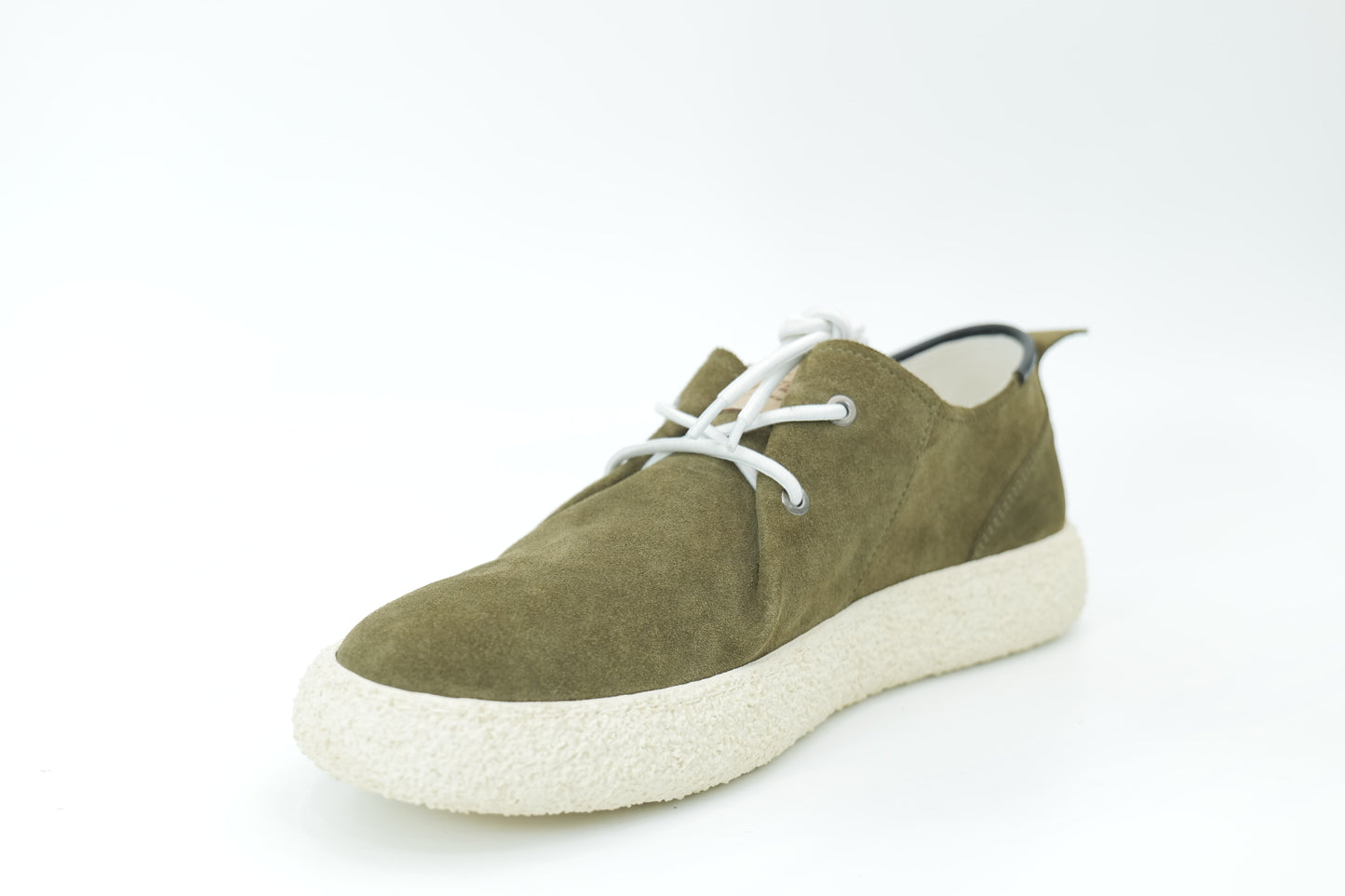 Casual sneakers