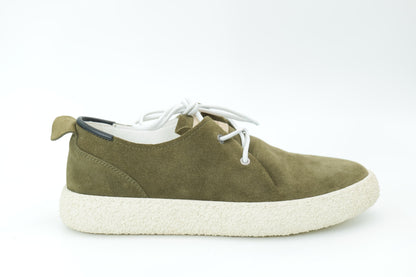 Casual sneakers