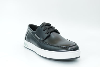 Casual sneakers