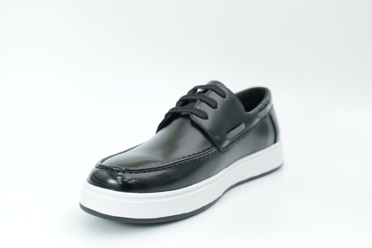 Casual sneakers