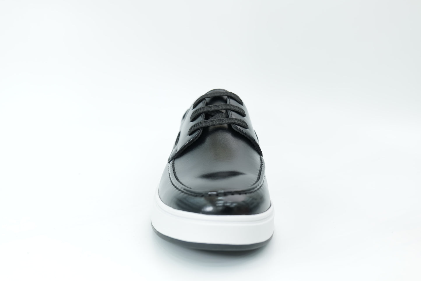 Casual sneakers