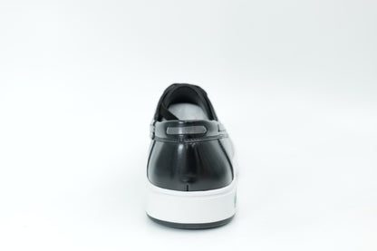 Casual sneakers