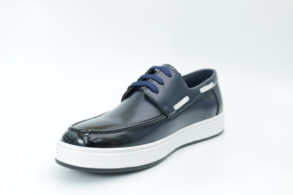 Casual sneakers