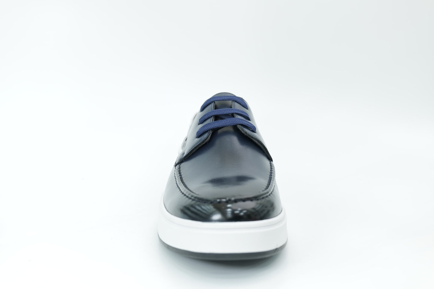 Casual sneakers