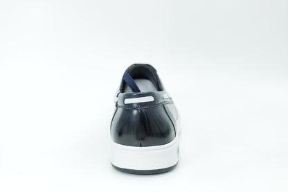 Casual sneakers