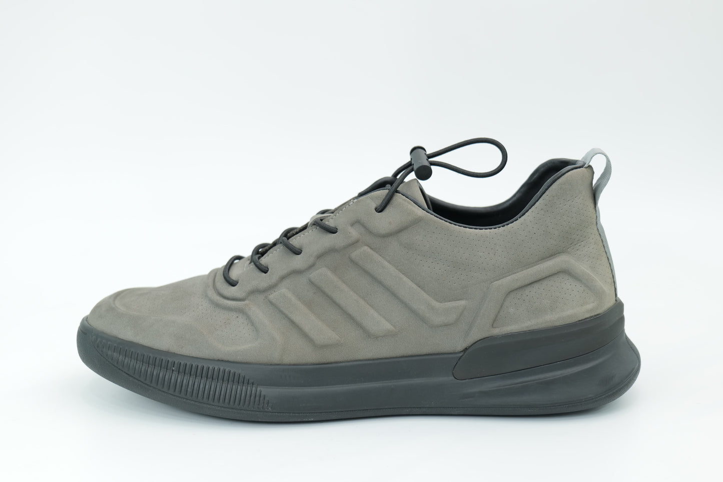 Casual shoes