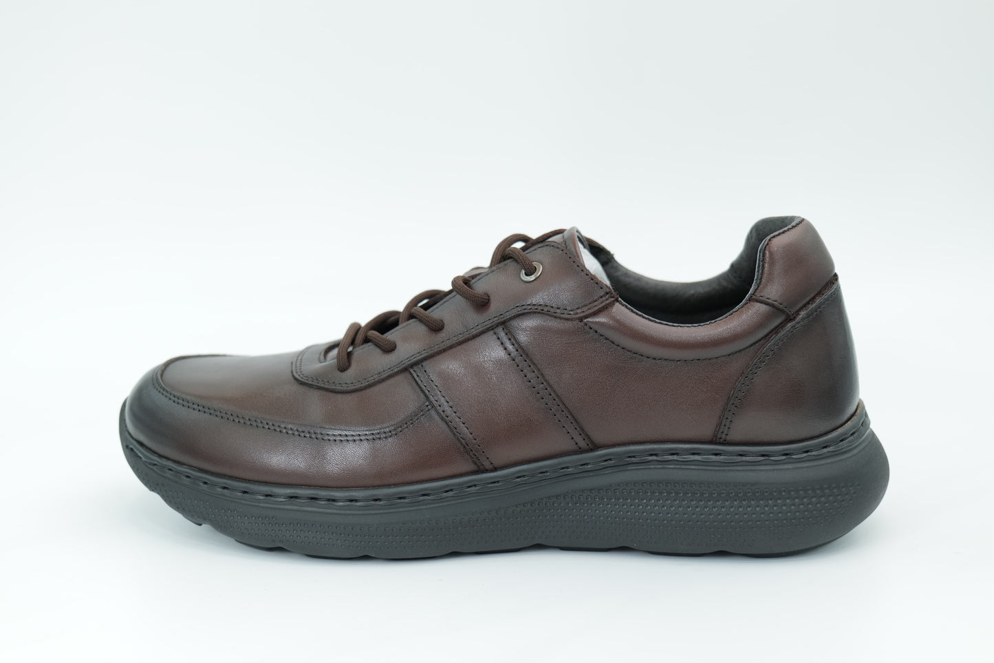 Casual shoes