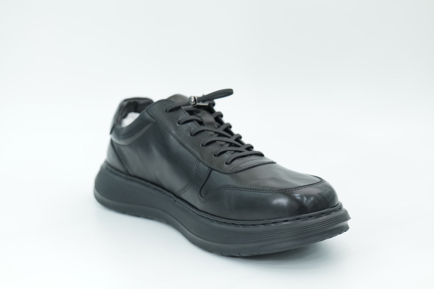 Casual shoes
