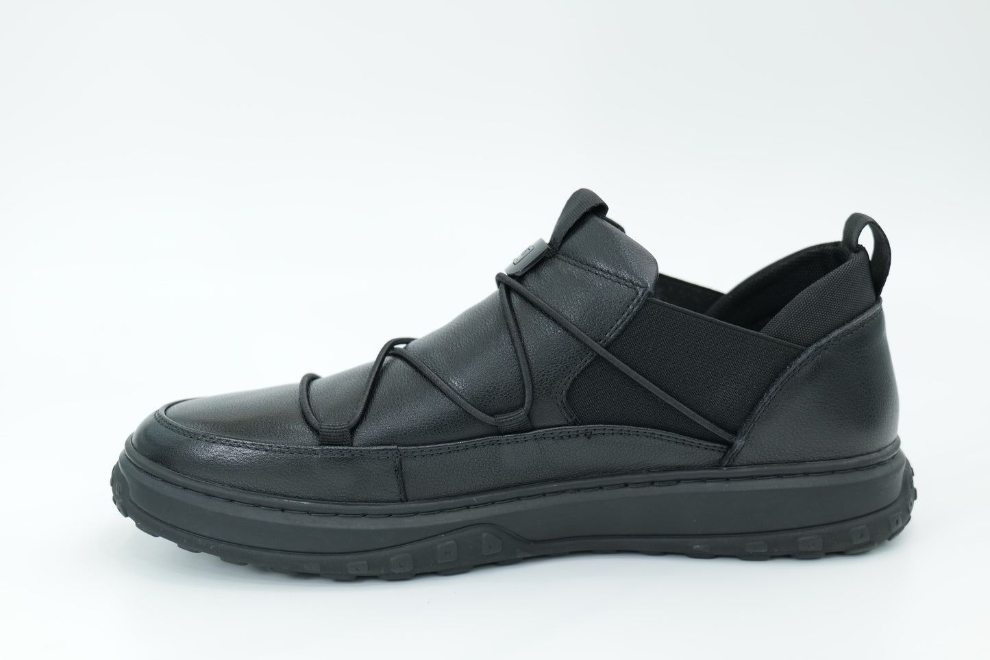 Casual shoes