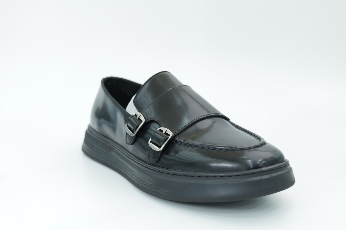 Casual shoes