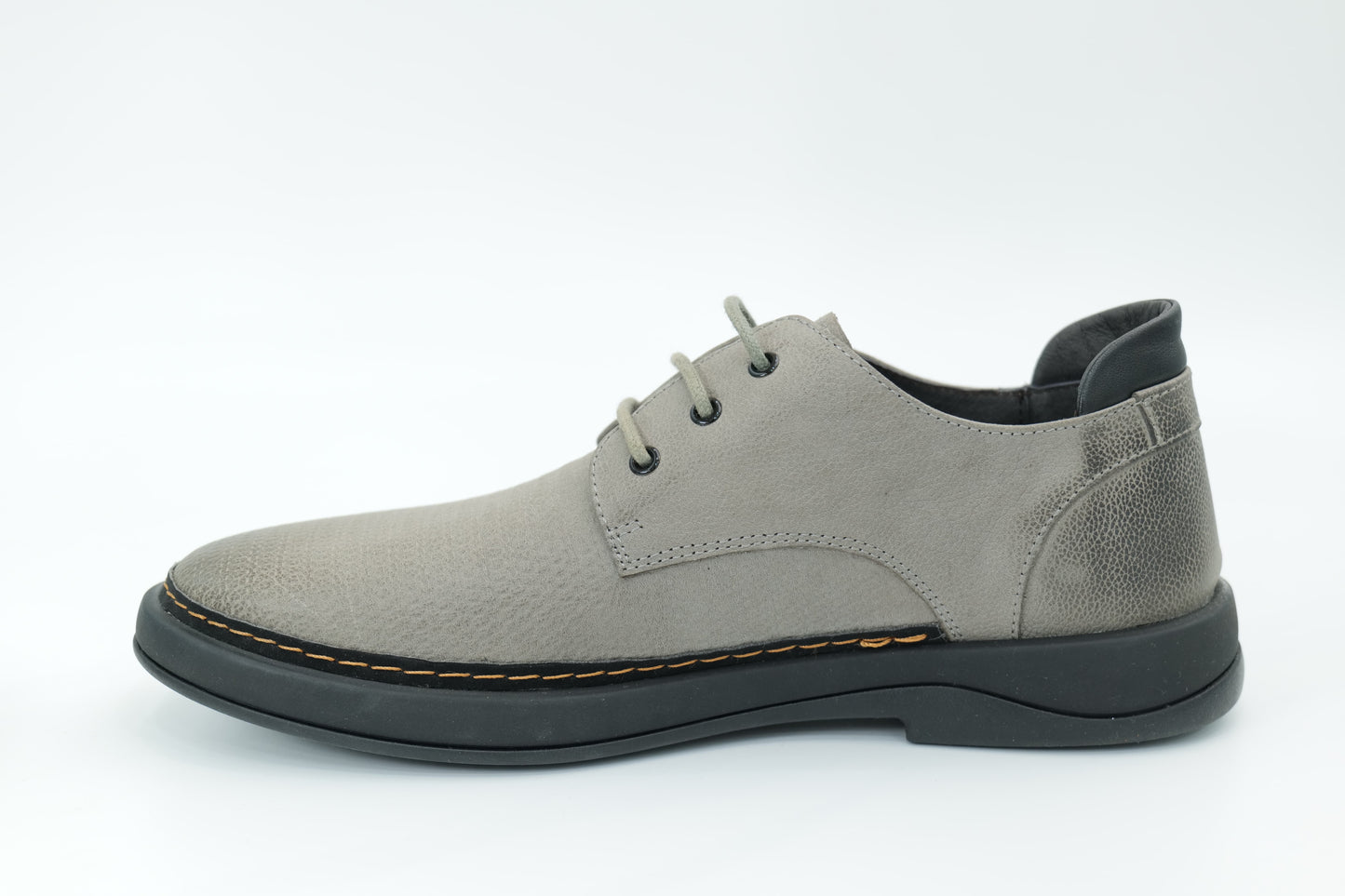 Casual shoes