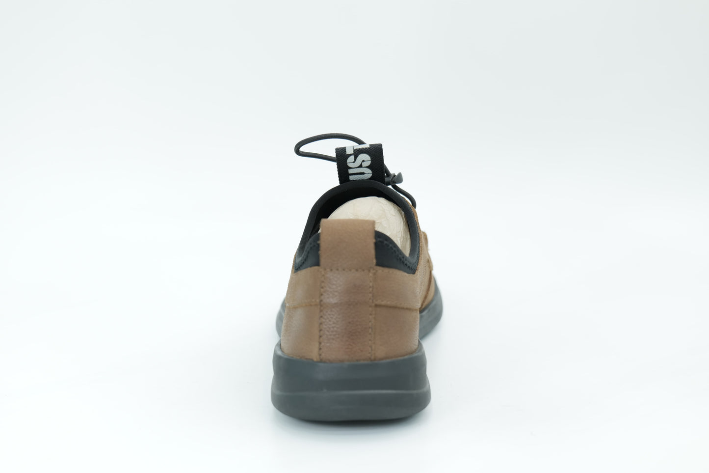 Casual shoes