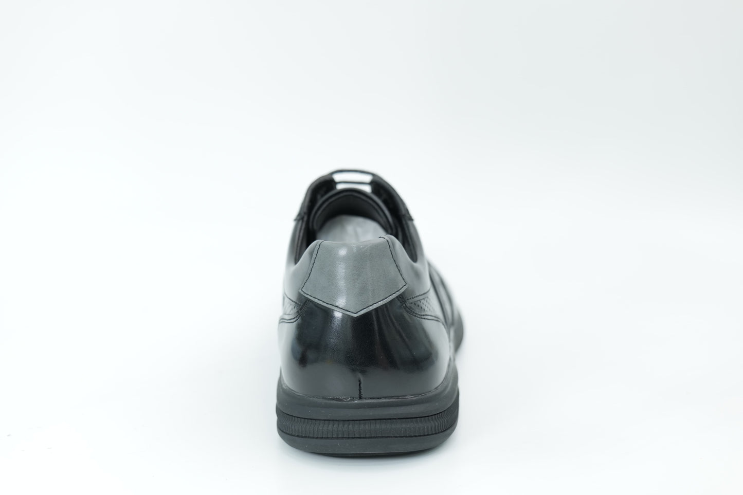 Casual shoes