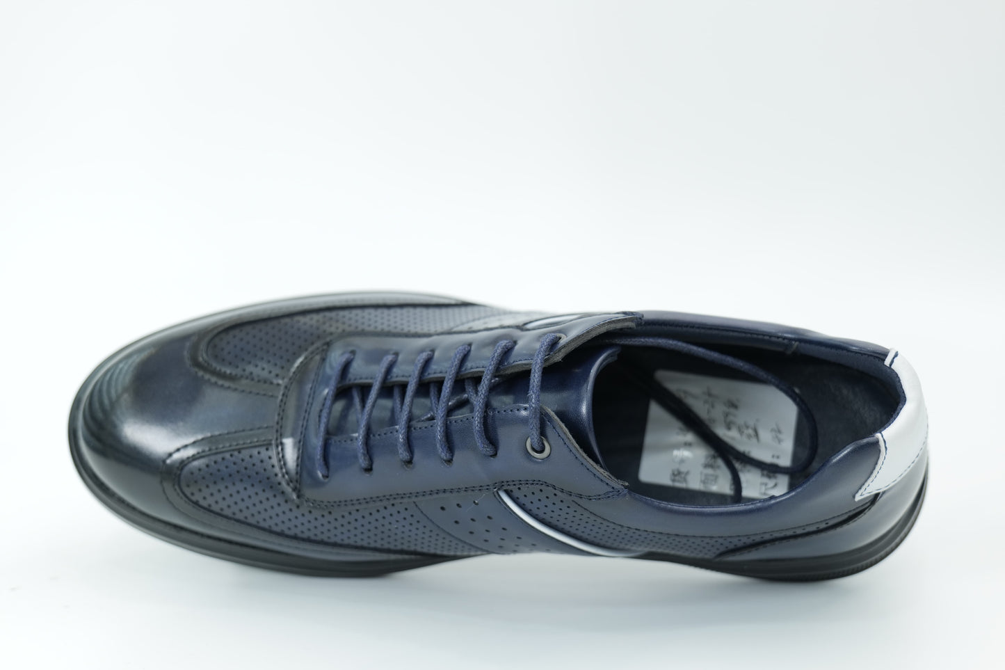 Casual shoes