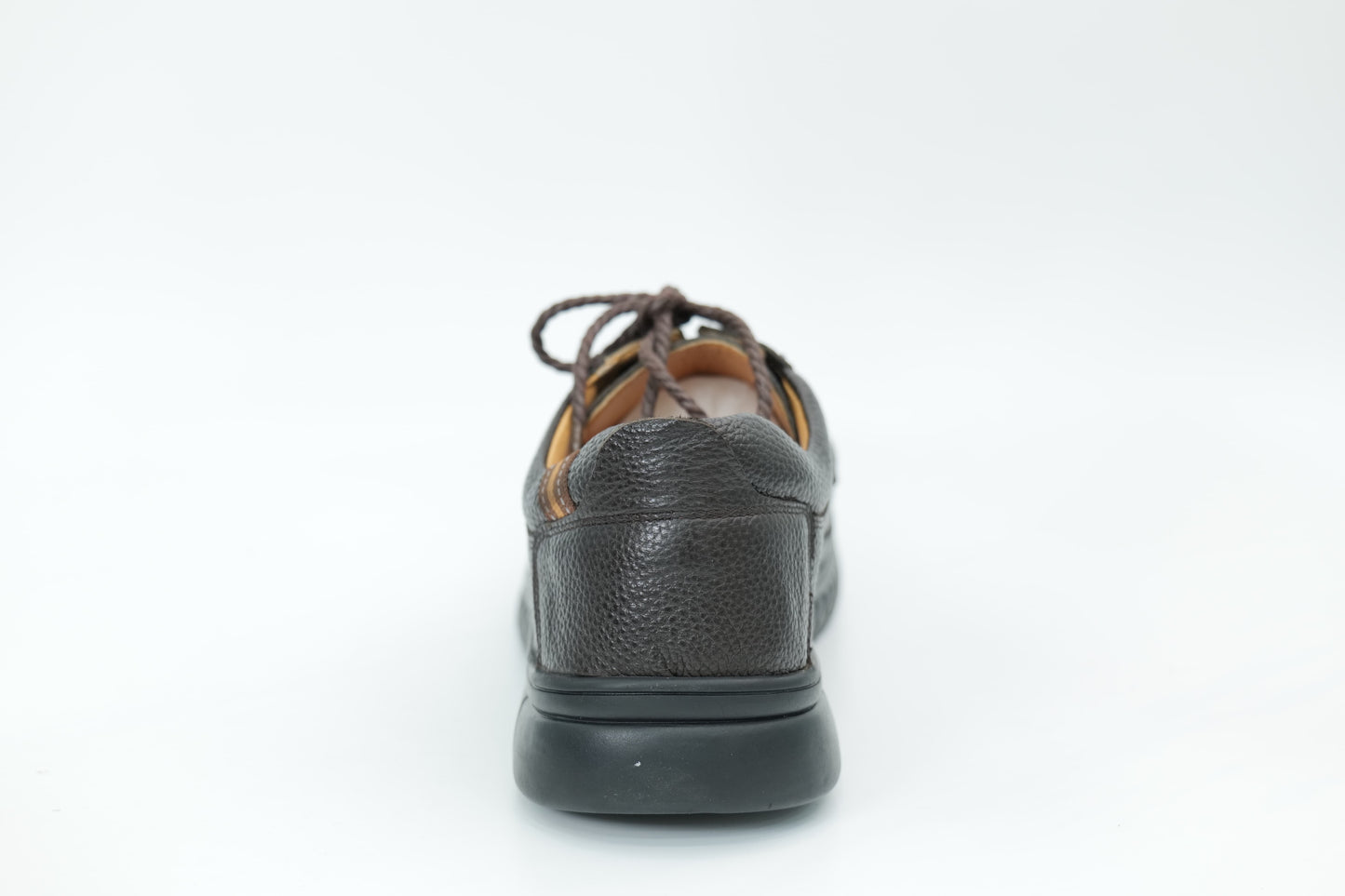 Casual shoes