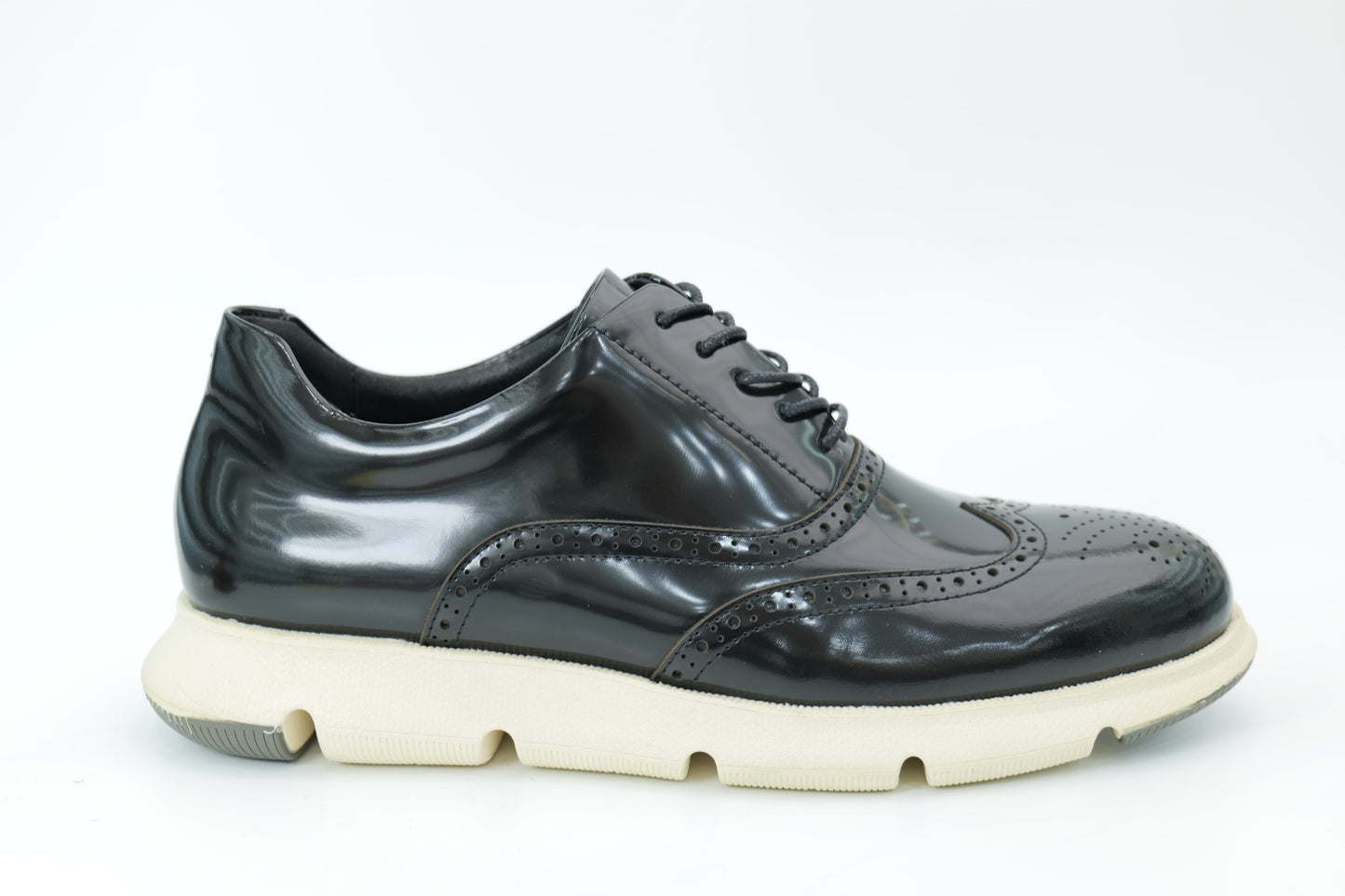 Casual shoes