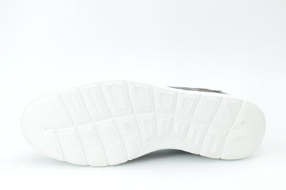 Casual shoes