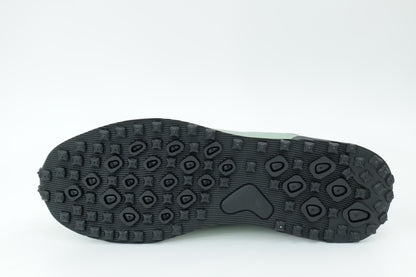 Sports shoes