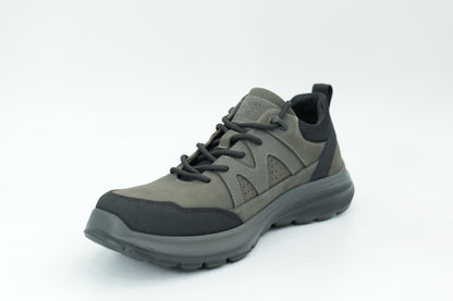 Sports shoes