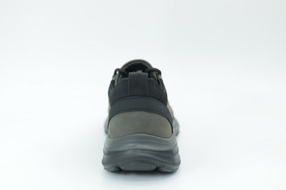 Sports shoes