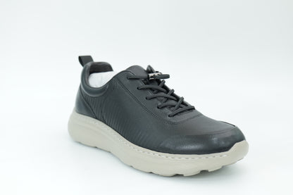 Sports shoes