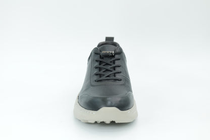 Sports shoes