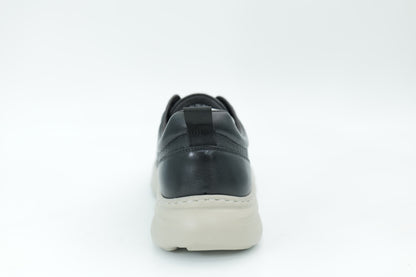 Sports shoes
