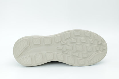 Sports shoes