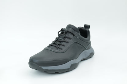 Sports shoes