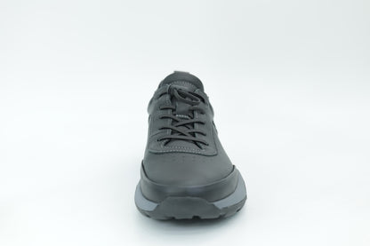 Sports shoes