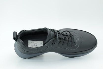 Sports shoes