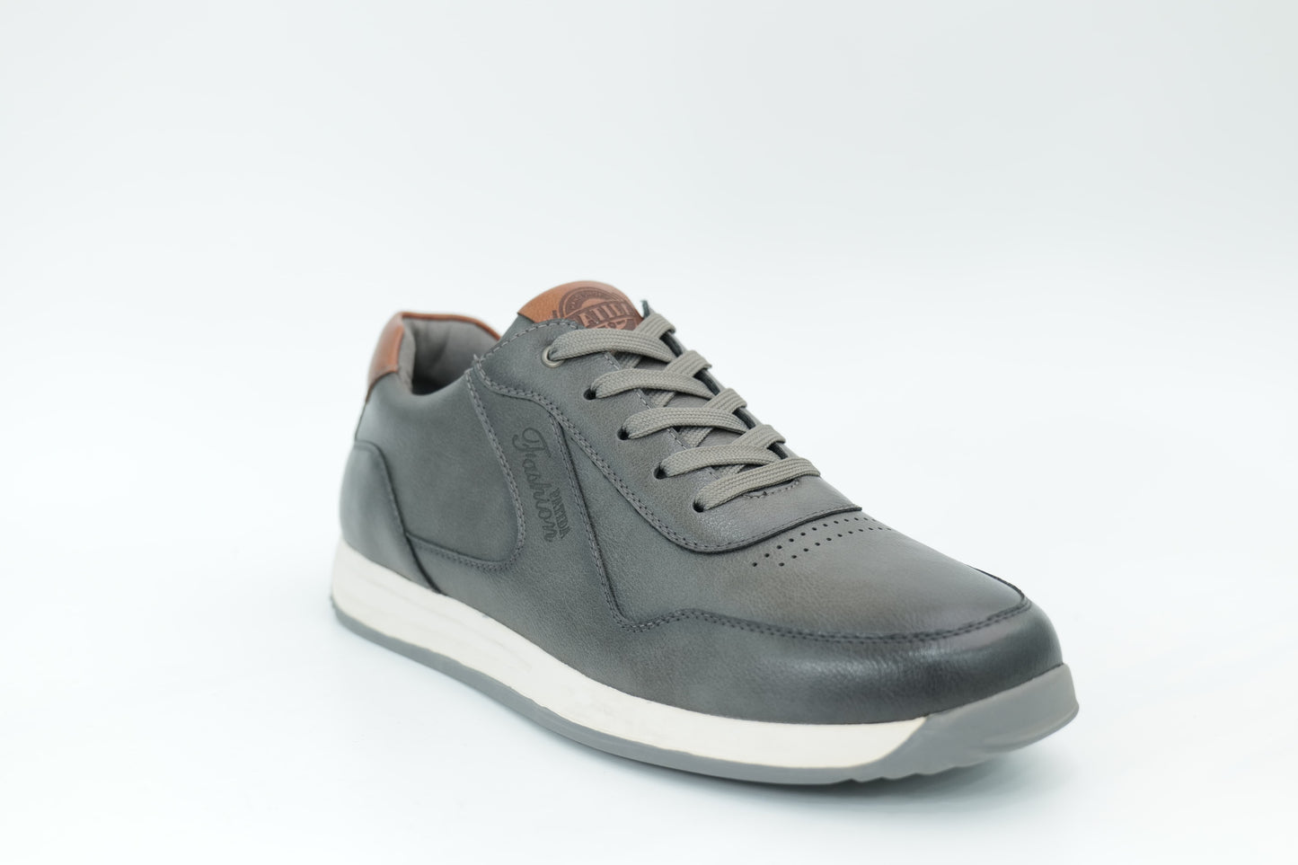 Sports shoes