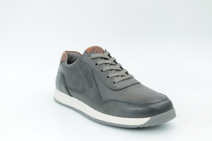 Sports shoes